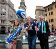 **NO REPRO FEE** 10-02-2017 Score for tourism! Tourism Ireland capitalises on Six Nations clash to boost tourism from Italy and to support 2023 Rugby World Cup bid. Pictured L – R – Niamh Kinsella, Tourism Ireland’s Manager Italy; Italy coach, Conor O’Shea; and Irish Ambassador to Italy, Bobby McDonagh, at the Piazza Barberini in Rome, on the eve of the clash between Ireland and Italy in the 2017 Six Nations Championship