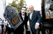 Unveiling of the plaque to Bran Stoker in Dublin in 2018