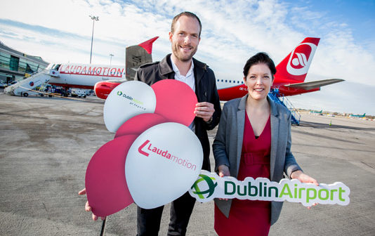 Laudamotion Managing Director Andreas Gruber and Dublin Airport Head of Marketing Louise Bannon celebrating the airline's inaugural flight between Dublin and Vienna.