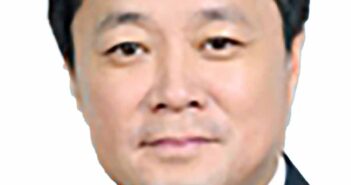 He Dongfeng President of COMAC