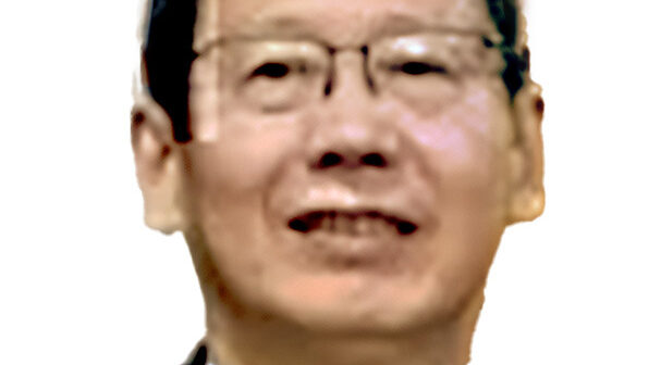 Hongliang Zhao CEO of Juneyao Air