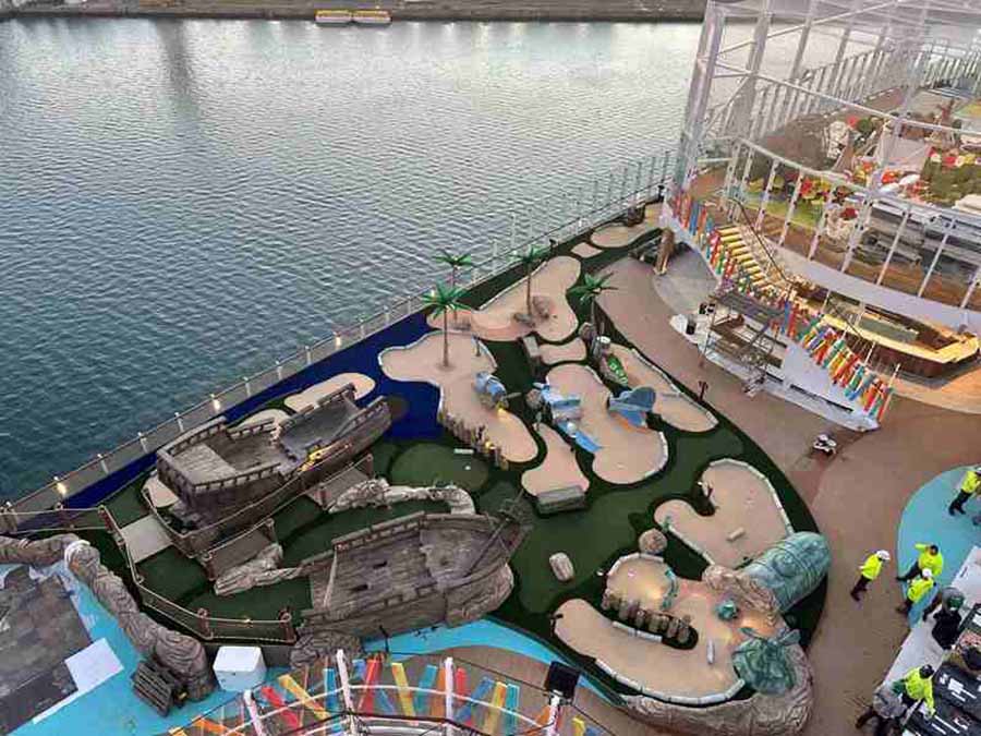 Icon of the Seas Lost Dunes mini golf course