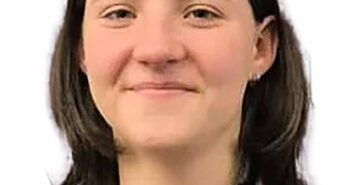 Muiireann Bagley, 17 year old pilot