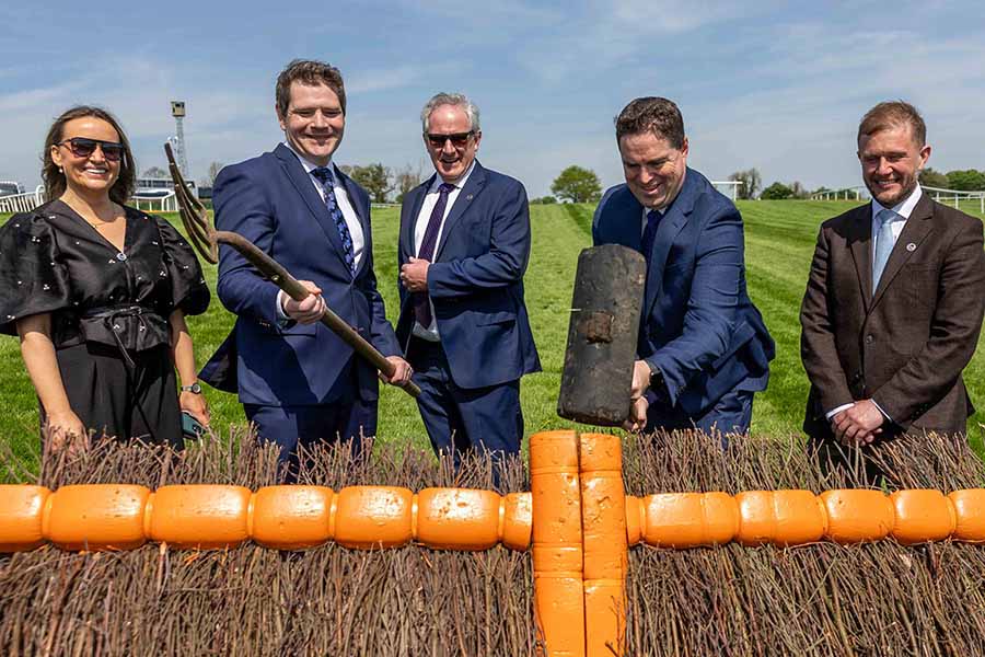 Laura Magee, CEO Horse Country, Peter Burke TD, Minister for Enterprise, Tourism and Employment, Maurice Moloney, Coolmore Stud, Martin Heydon TD, Minister for Agriculture, Food and the Marine and Cathal Beale, Horse Country Chair