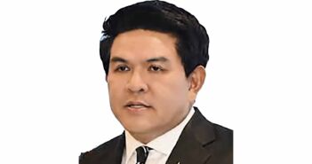 Surasak PhancharoenworakuThailand Tourism Minister