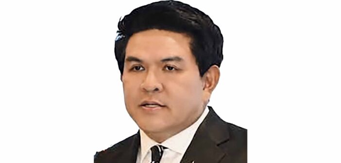 Surasak PhancharoenworakuThailand Tourism Minister