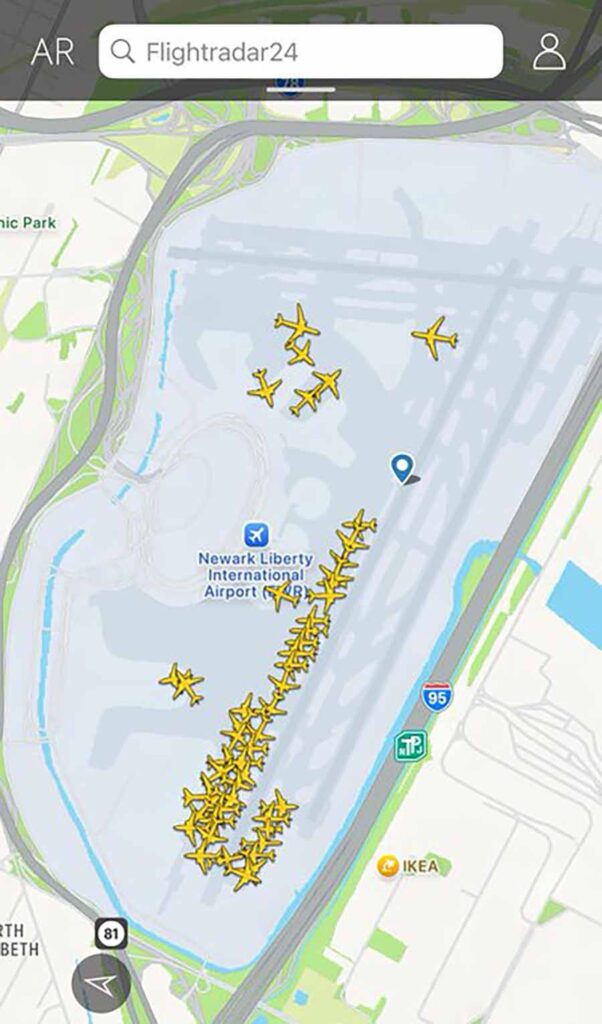 Flightradar24 image of aircraft waiting in Newark with an average delay time of 134 minutes
