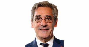 Serge Papin France Minister for Tourism