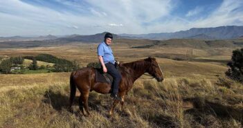 Horse riding, Montusi Mountain Lodge in the Northern Drakensberg nature reserve