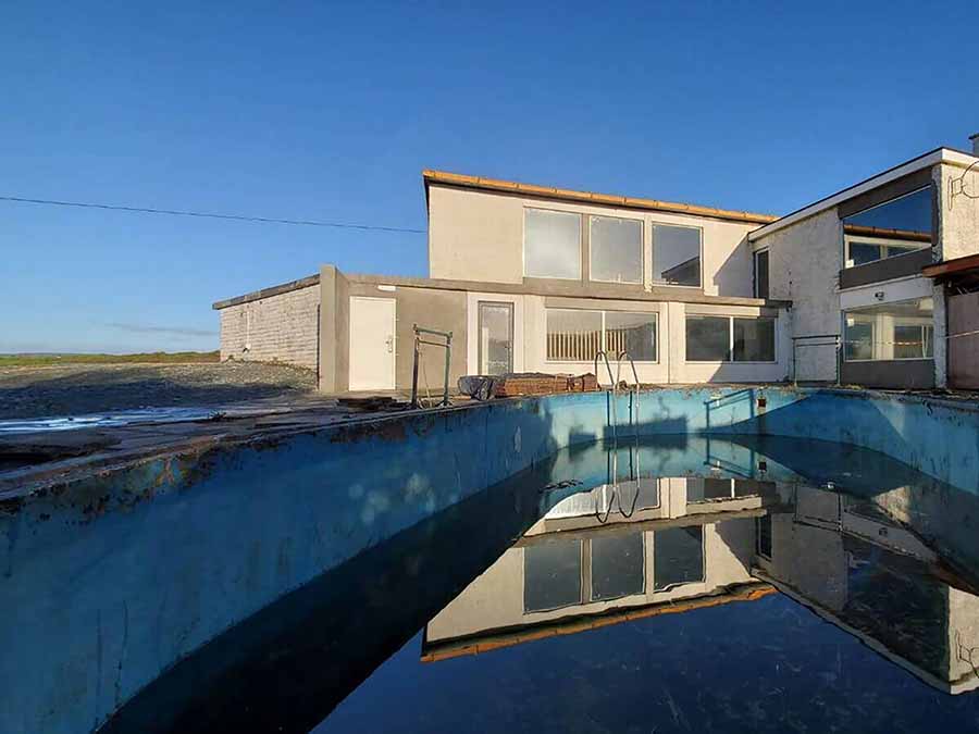 Owenahincha with pool