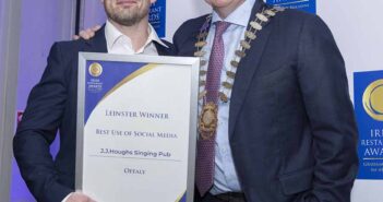 Offaly JJ Houghs singing pub