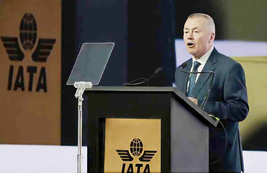 Willie Walsh speaking at IATA 202
