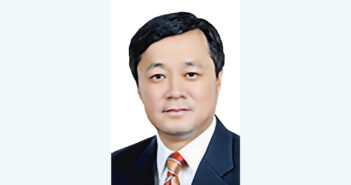 He Dongfeng President of COMAC