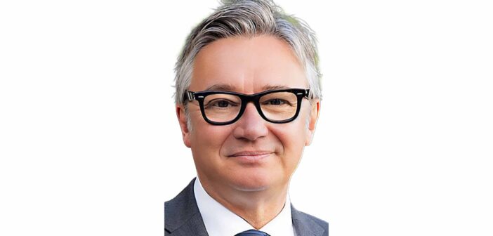 Manuel Gavira, Tourism Minister for Andalucía centred working4
