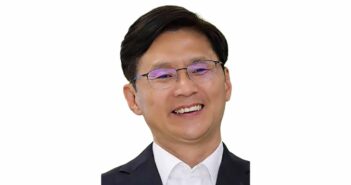 Park Byung-ryul CEO of Jin Air who is leading the merger proposal