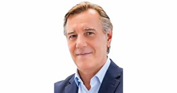 Hugo Castaño,A 330 instructor
