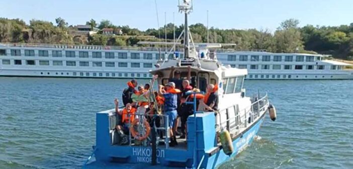 The rescue of the Viking Ullur on the Danube on Thursday